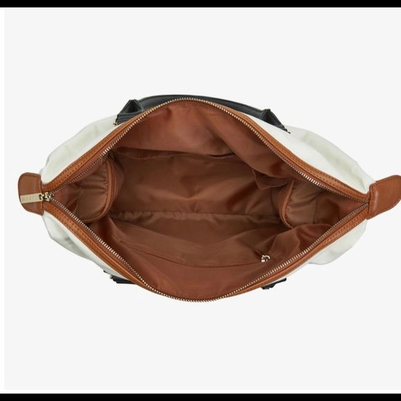 The Honest Company Crosstown Carryall Travel Tote - Picture 5 of 7